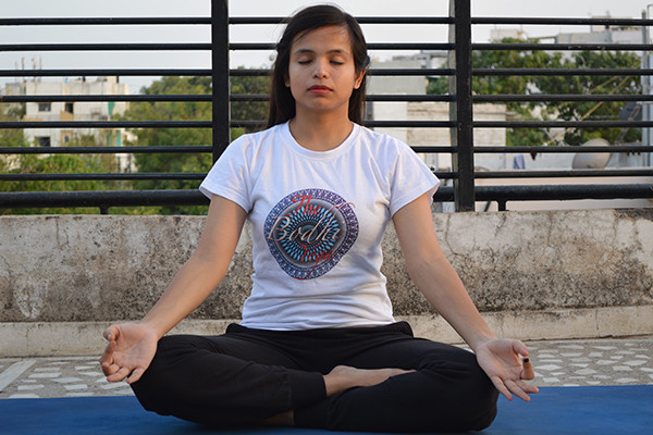 practicing meditation in rishikesh